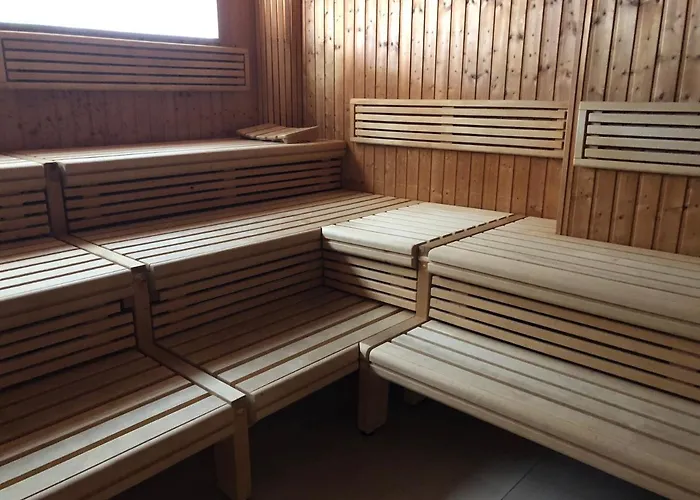 Bergzeit Mit Sauna Und Pool アパート